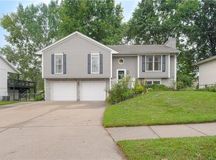 507 Sarah Ln, Liberty, MO 64068