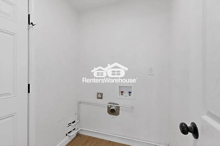 1818 Indian Creek Ct — Photo 34