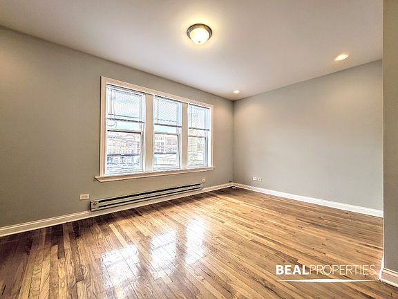 2nd image of 3943.5 N Janssen Ave #3943X-W2