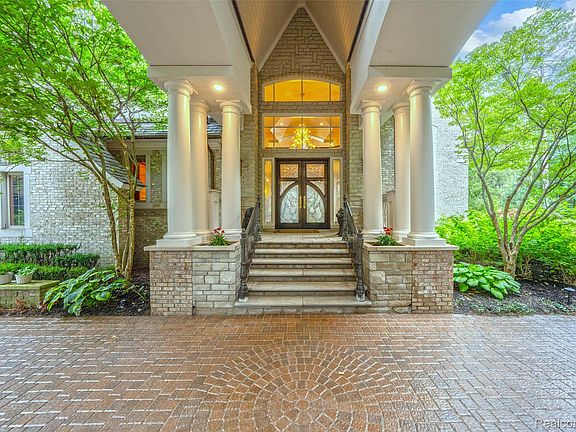 3rd image of 5621 Arbor Bay Ct