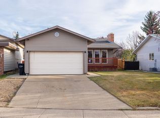 4828 17th Ave NW, Edmonton, AB T6L 2Y7