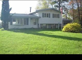 7078 P Rd, Gladstone, MI 49837