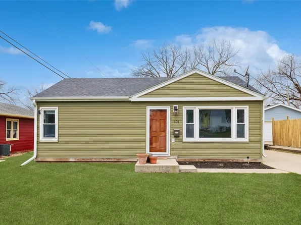 601 E 22nd St S, Newton, IA 50208