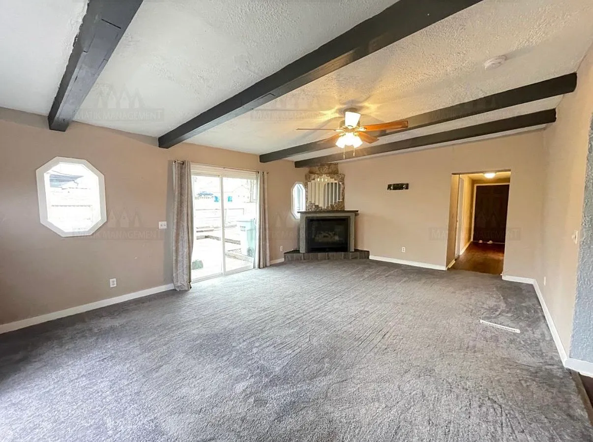 2 bed, $1,538 — Photo 3