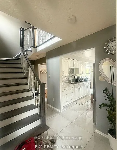 40 Magill Dr — Photo 2