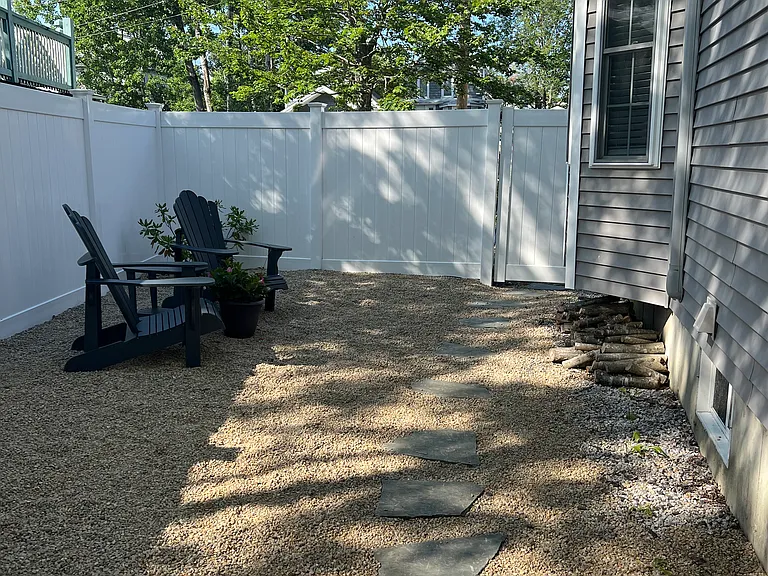 11 Hampton Ave — Photo 5
