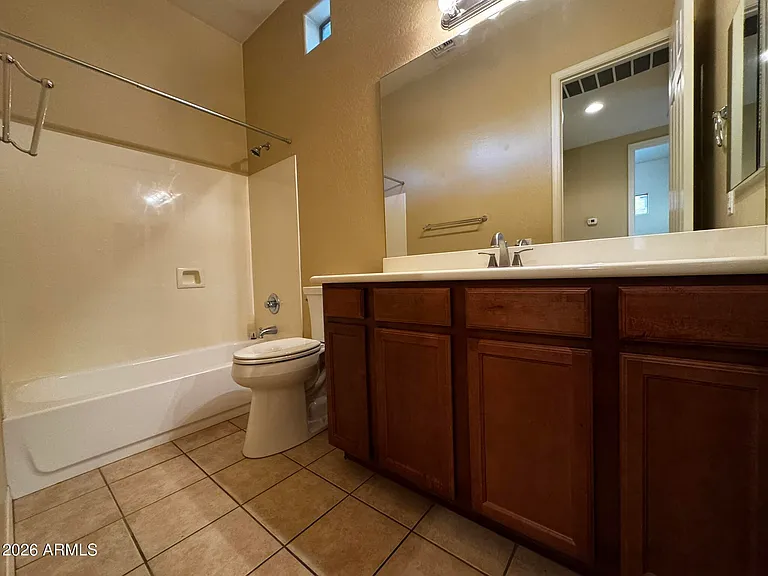 837 W Village Pkwy — Photo 10
