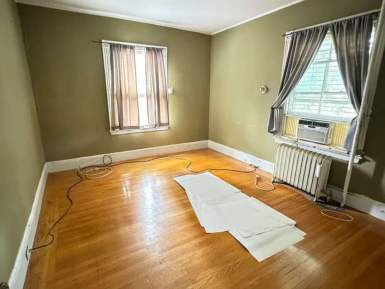 4 Woodstock Ave #1 — Photo 8