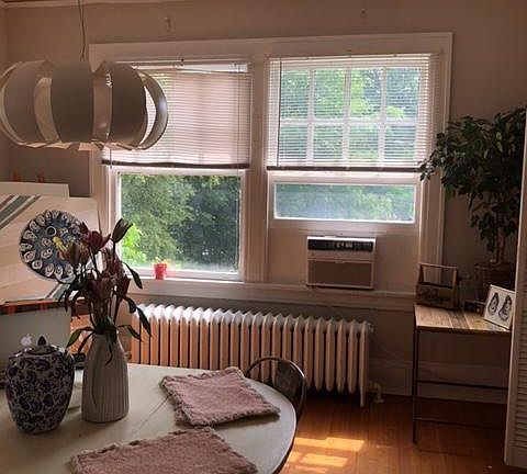 Dining room.
