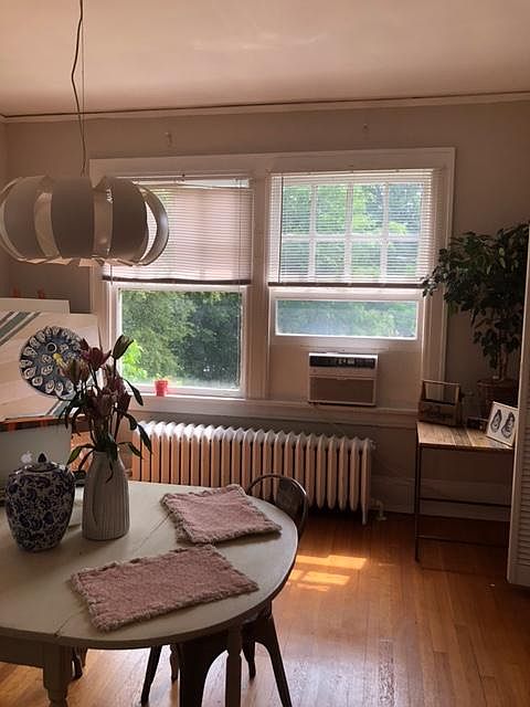 Dining room.