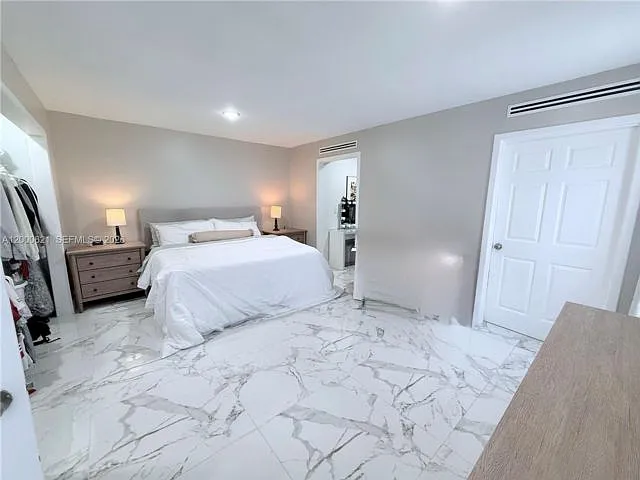 11020 SW 42nd Ter — Photo 6