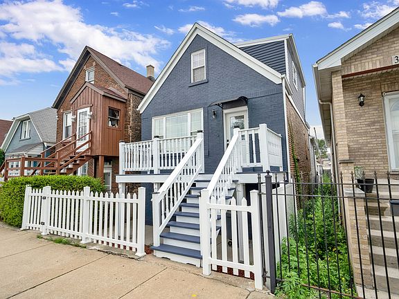 2nd image of 3208 S Hoyne Ave