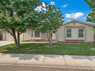 688 W Willowbrook Dr, Meridian, ID 83646