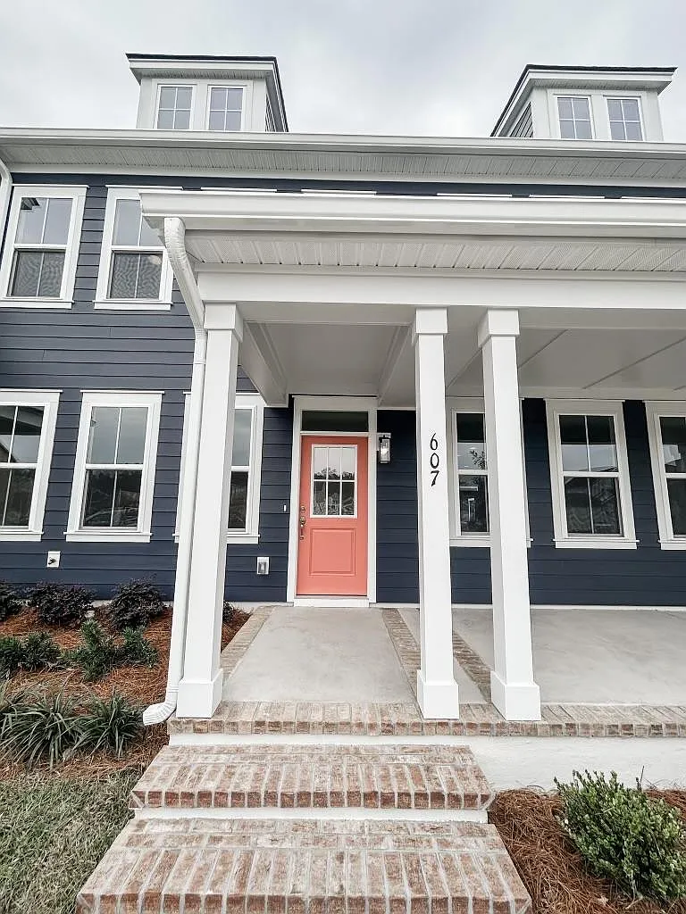 607 Southview Ln - house — Photo 1