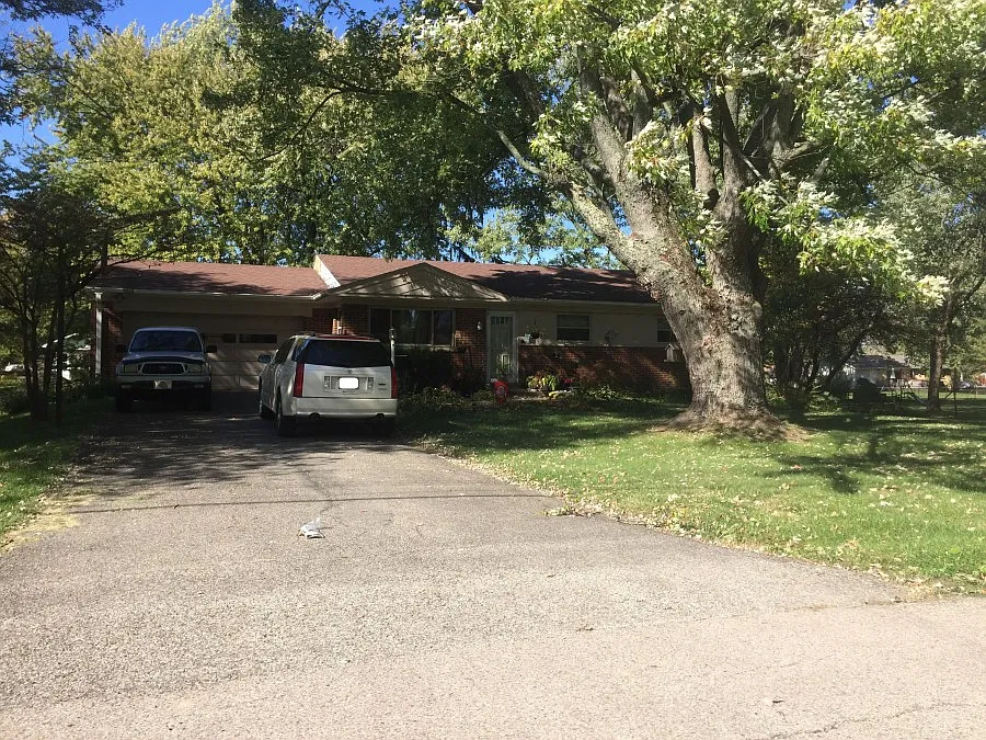 1015 Seneca Dr photo 1