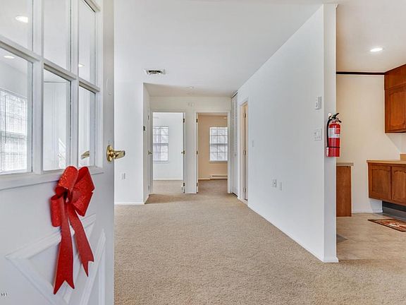 4th image of 534A Dartmoor Ct