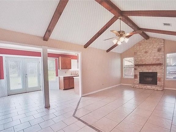 3rd image of 159 Live Oak Dr