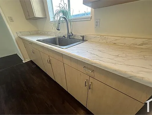 1 bed, 800 sqft, $1,600 — Photo 4