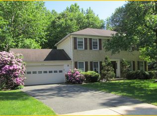 8149 Viola St, Springfield, VA 22152