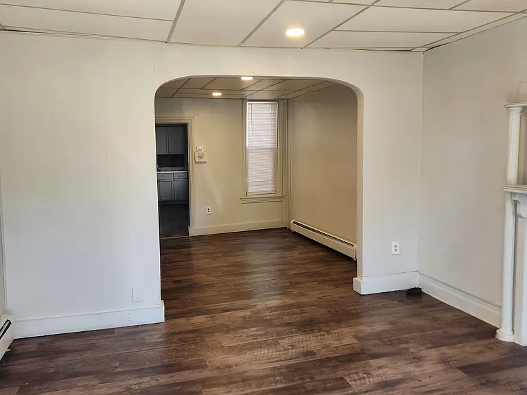 338 S Pershing Ave — Photo 9