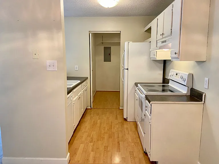 4160 Thalia Station Cir — Photo 4
