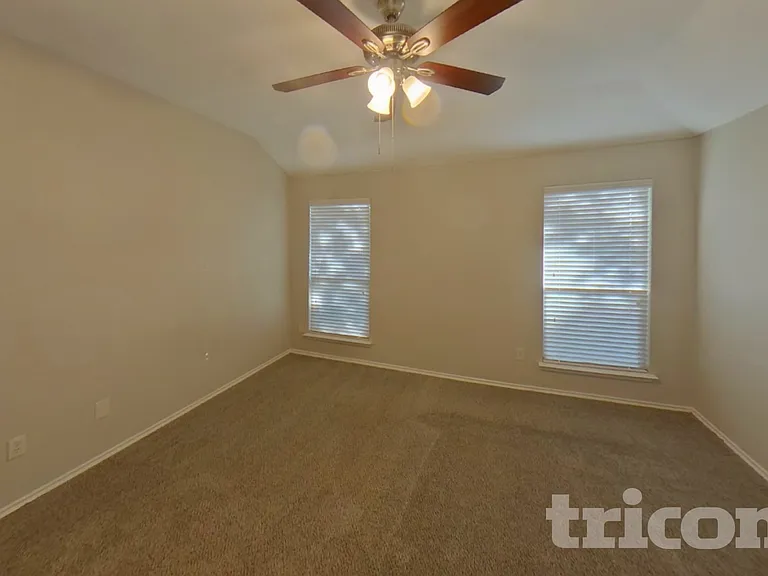 1812 Fairbanks Dr — Photo 8