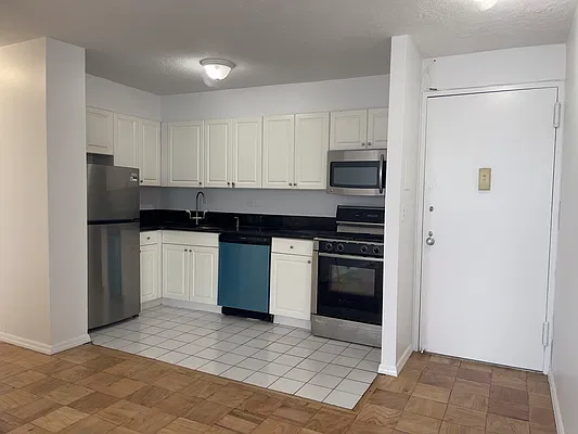 Rented by PENN PLAZA PROPERTY INC | media 19