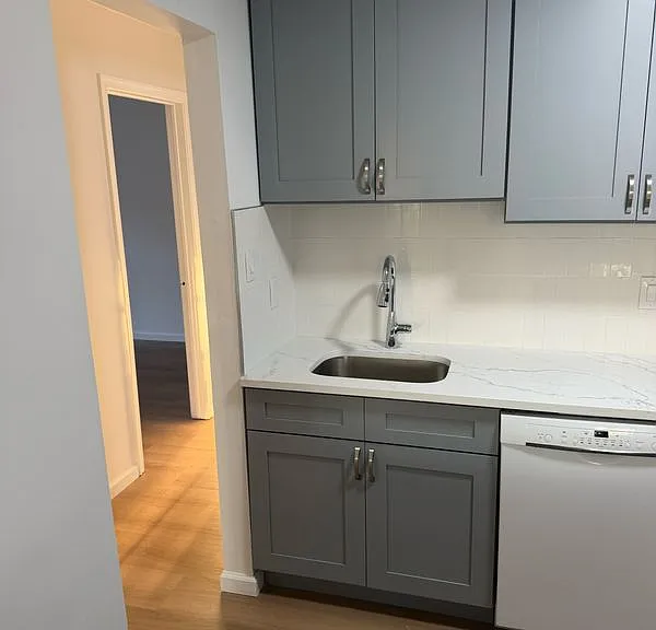 2807 Hawthorn Ct — Photo 5