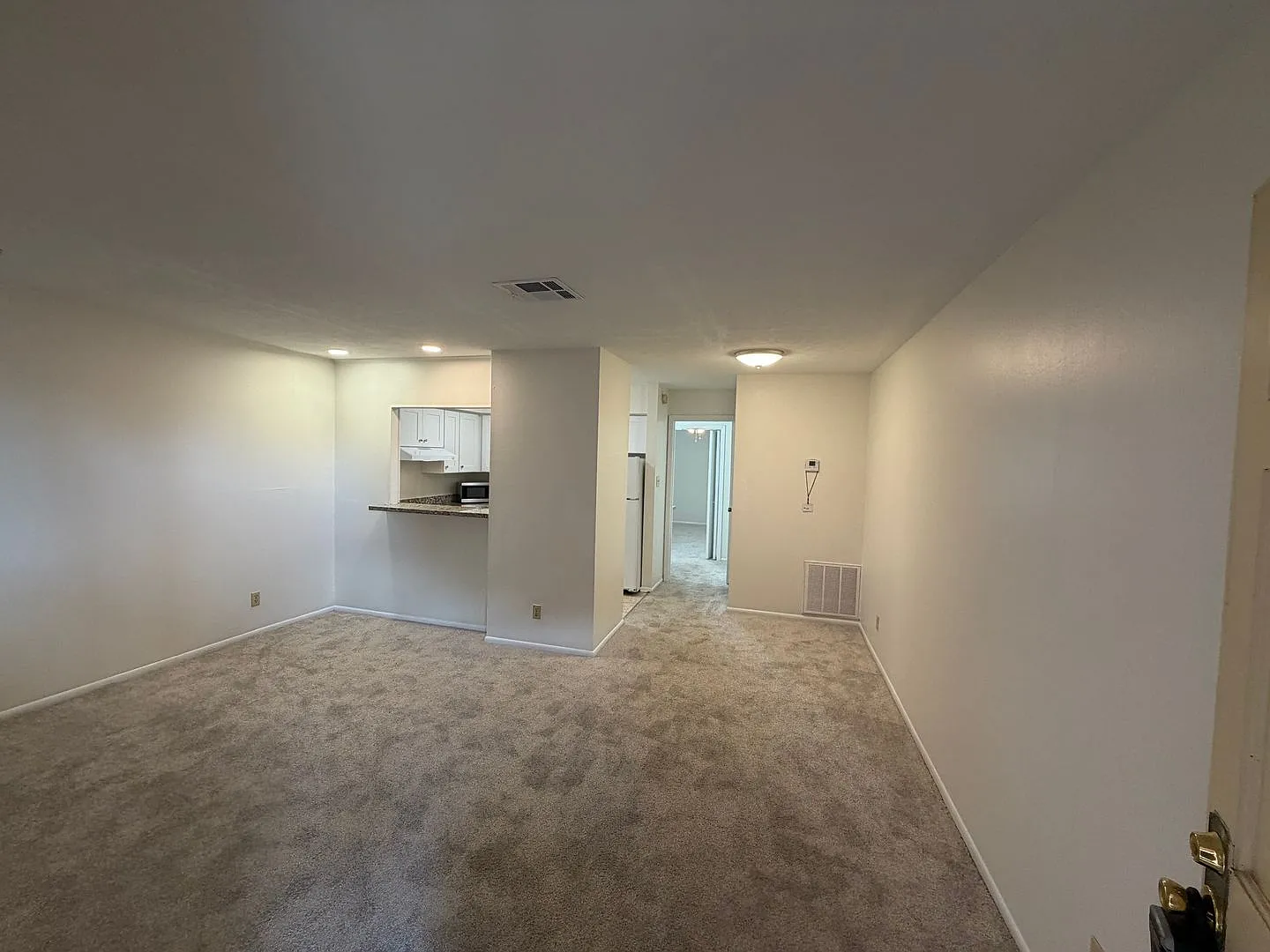 1400 Lake Avenue — Photo 2