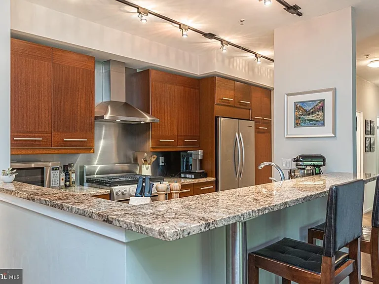 182 Gay St #501 — Photo 17