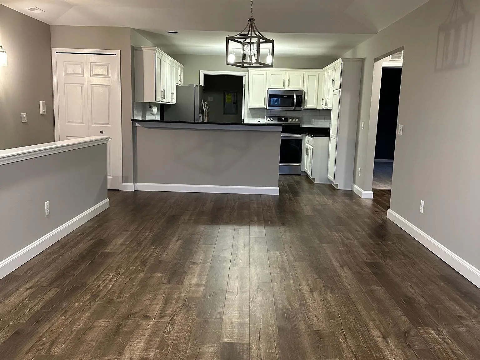 Moravian Manor Cir, Sterling Heights — Photo 4