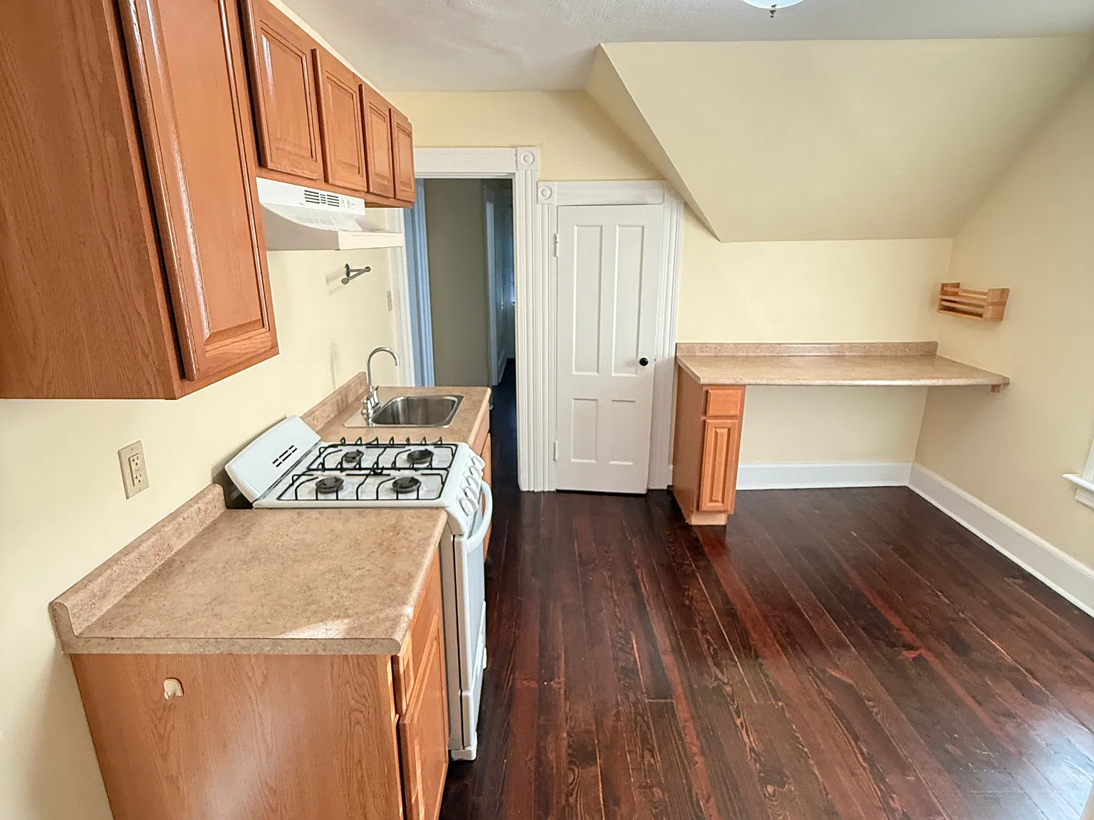 32 Tilton St — Photo 2