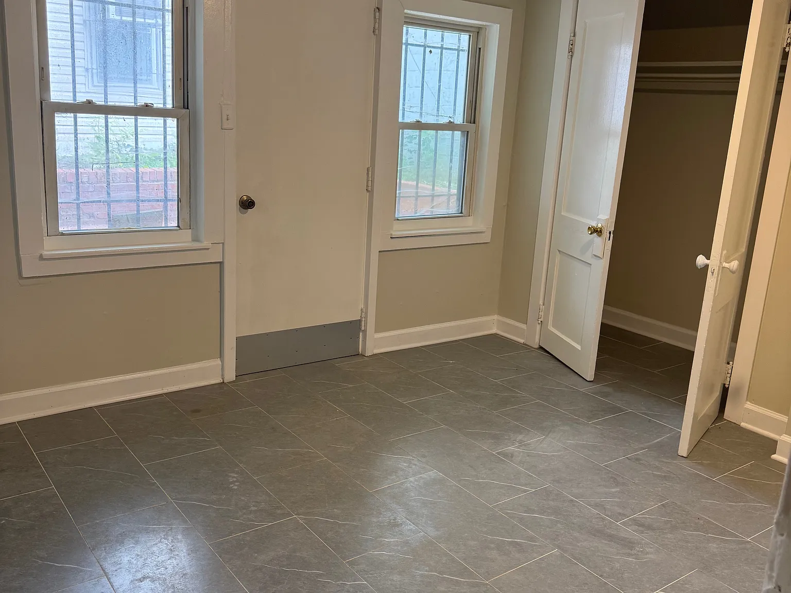 4 bed, $4,700 — Photo 3