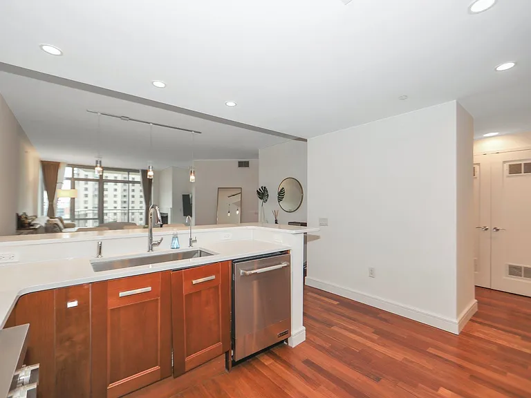 8100 River Rd #601 — Photo 14