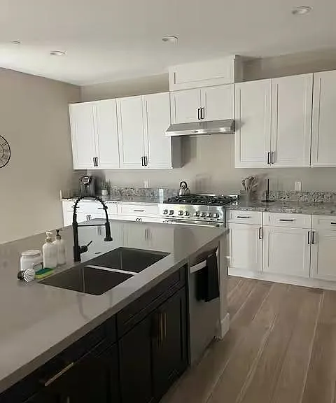 724 N Naples St — Photo 3