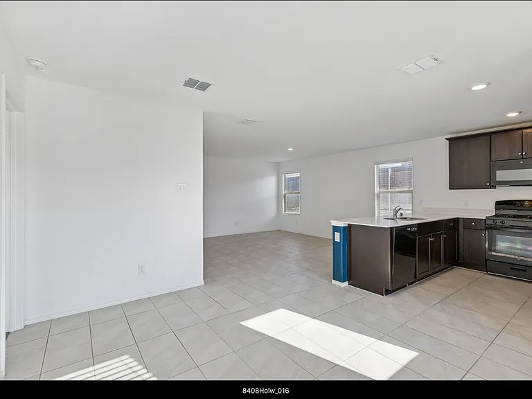 8408 Hollow Bend St — Photo 9
