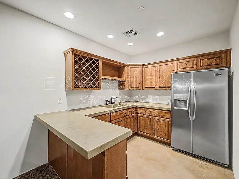 304 S Wilson St — Photo 32