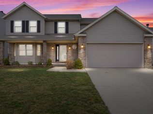 3102 Ridge Crest Dr, Bloomington, IL 61704