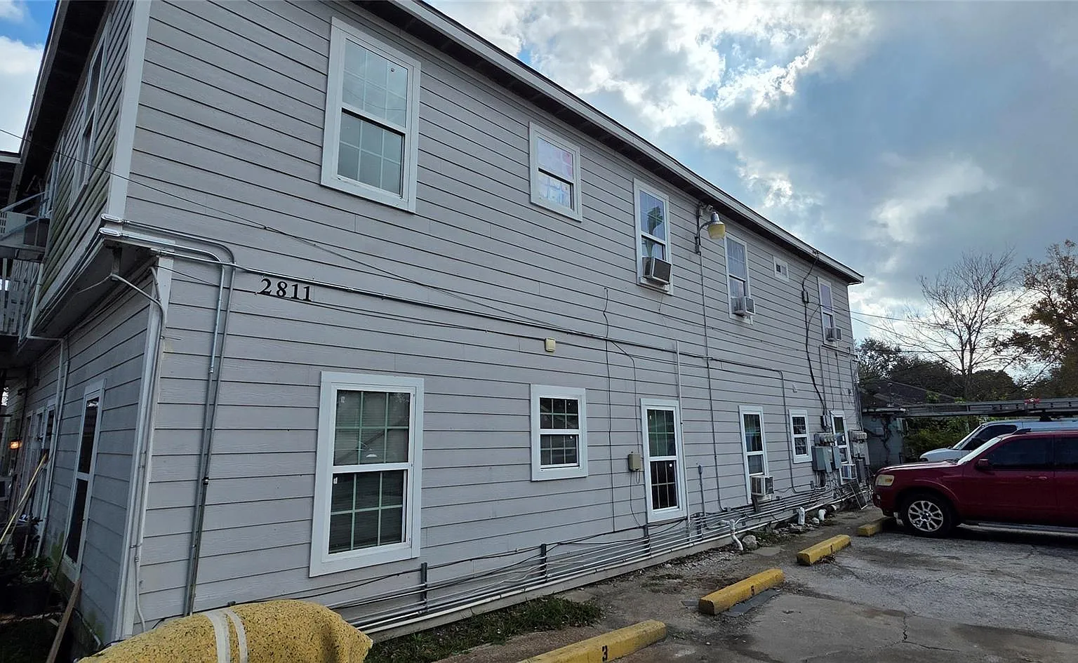 2 bed, 1.0 bath, 5194 sqft, $850 — Photo 2