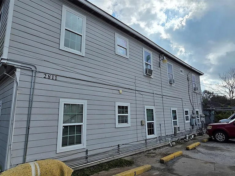 2811 Iola St #8 — Photo 2