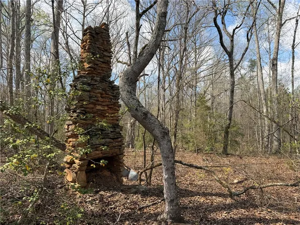 5 Pickens Dr, Pendleton, SC 29670