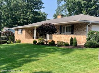 65 Charter Dr, Mountain Top, PA 18707