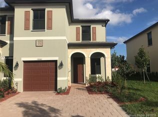 10401 W 32nd Ln, Hialeah, FL 33018