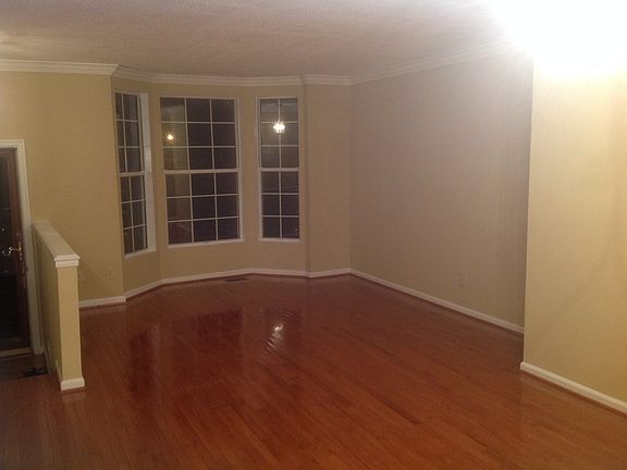 3rd image of 904 Pinnacle Dr