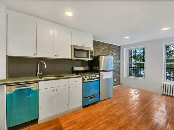 98 Christopher St, New York, NY