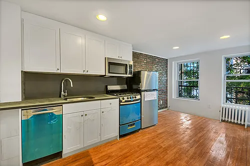 98 Christopher St #14 Photo 1