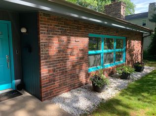 16 Morton Ln, West Hartford, CT 06117