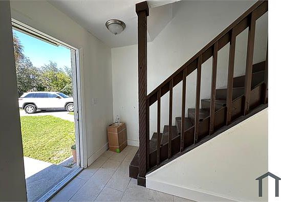 2nd image of 5535 10th Ave