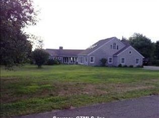 7 West Ln, Niantic, CT 06357
