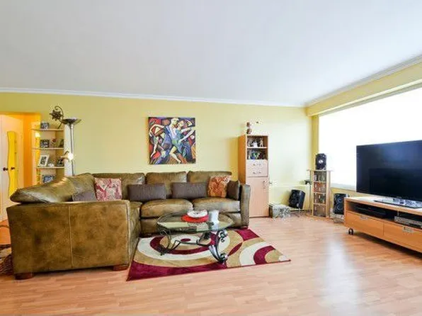 6157 N Sheridan Rd, Chicago, IL 60660